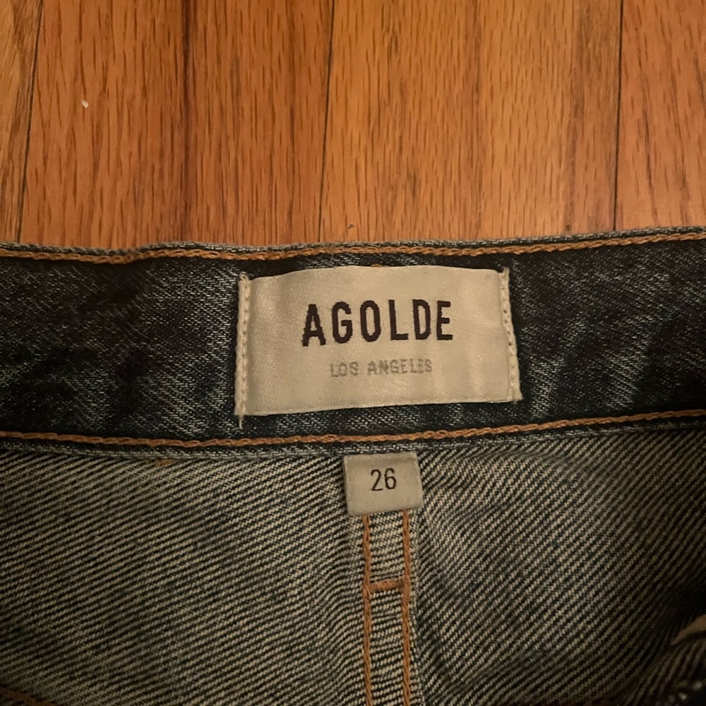 Agolde “dee” denim shorts. Rarely worn. No stains or rips. Excellent condition